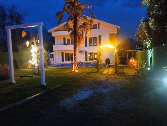 Villa Atlas Muhafazakar Havuzlu, Mustakil Genis Bahceli Sapanca Exterior photo