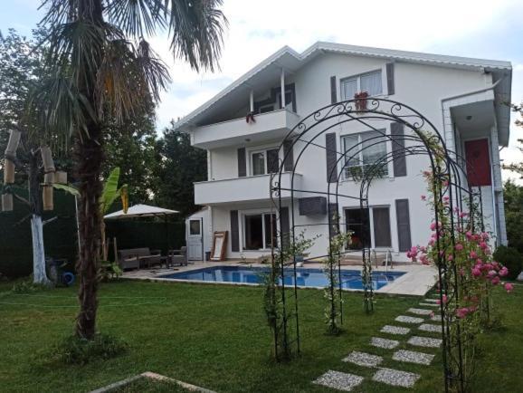 Villa Atlas Muhafazakar Havuzlu, Mustakil Genis Bahceli Sapanca Exterior photo